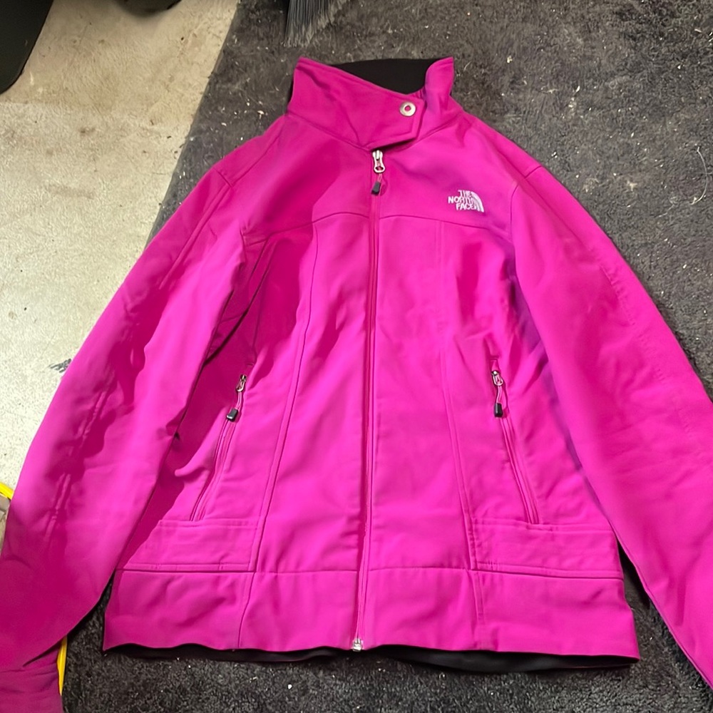 North Face Magenta jacket Size:M